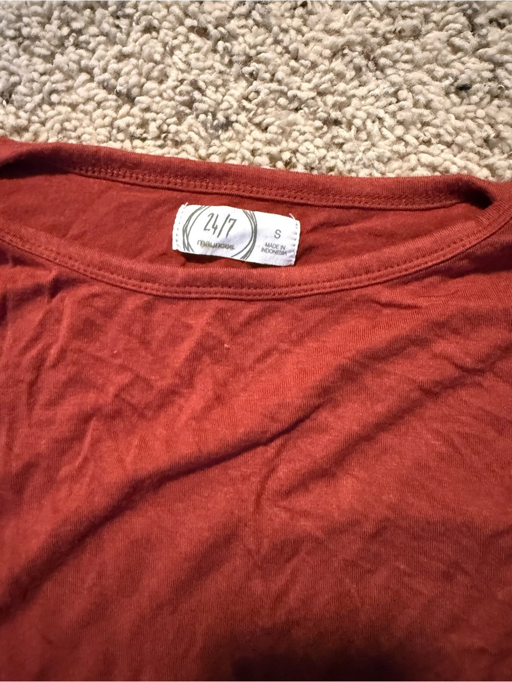 Tank tops - Picture 5 of 6